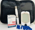 50 strip-teste + 10 lantete +1 Glucometru CLEVER CHECK + husă, dispozitiv de lansare a lanțetelor